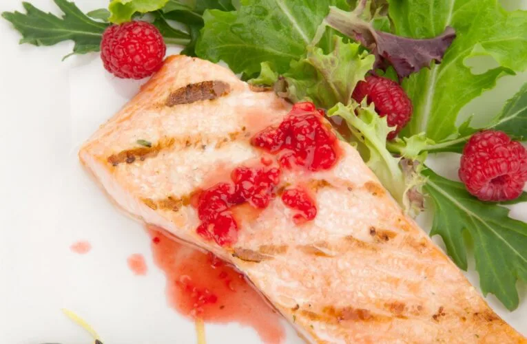 Salmon with raspberry glaze